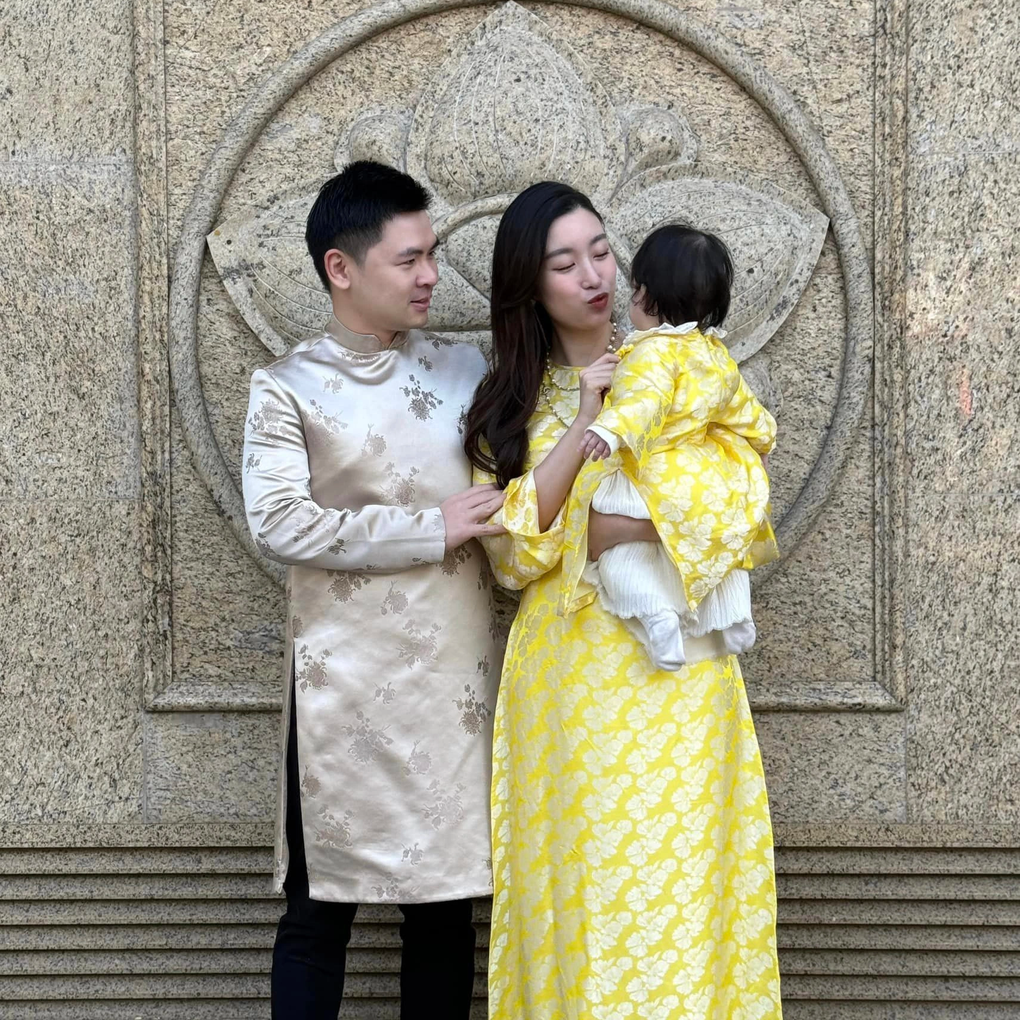 Hoa hậu Đỗ Mỹ Linh 1 năm sau sinh con: Chồng ủng hộ tôi trở lại showbiz - 3 Hoa hậu Đỗ Mỹ Linh 1 năm sau sinh con: Chồng ủng hộ tôi trở lại showbiz - 3