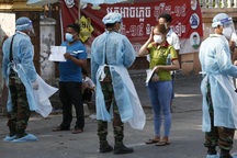 Campuchia nới phong tỏa bất chấp số người mắc Covid-19 tăng mạnh