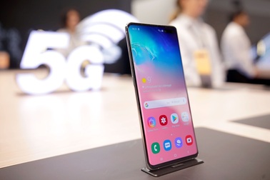 Samsung, Huawei chiếm top 5 smartphone 5G bán chạy nhất nửa đầu năm 2020