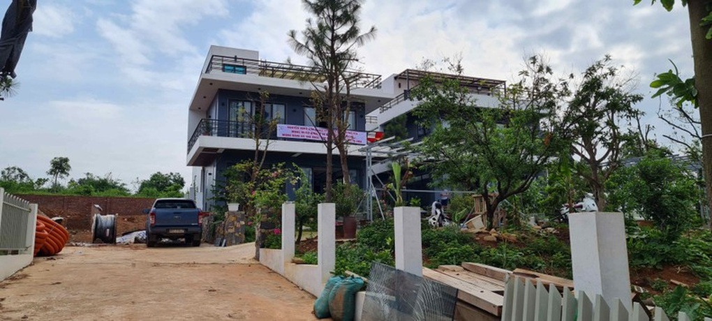 Chủ tịch TP Vĩnh Yên yêu cầu cưỡng chế các biệt thự xây dựng sai phép - 2 Chủ tịch TP Vĩnh Yên yêu cầu cưỡng chế các biệt thự xây dựng sai phép - 2