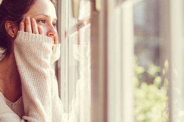 Oán giận mẹ chồng, cha đẻ vì đã đẩy mình đến bỏ chồng