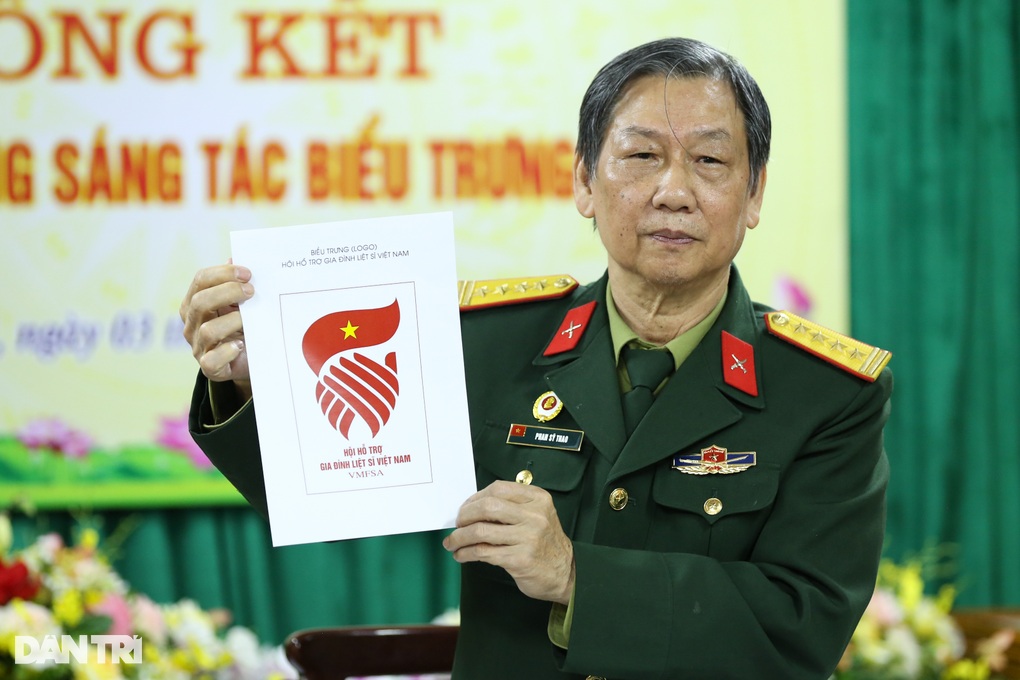 Biểu tượng bàn tay giữ lửa được sử dụng phục vụ hoạt động tri ân liệt sĩ - 1 Biểu tượng bàn tay giữ lửa được sử dụng phục vụ hoạt động tri ân liệt sĩ - 1