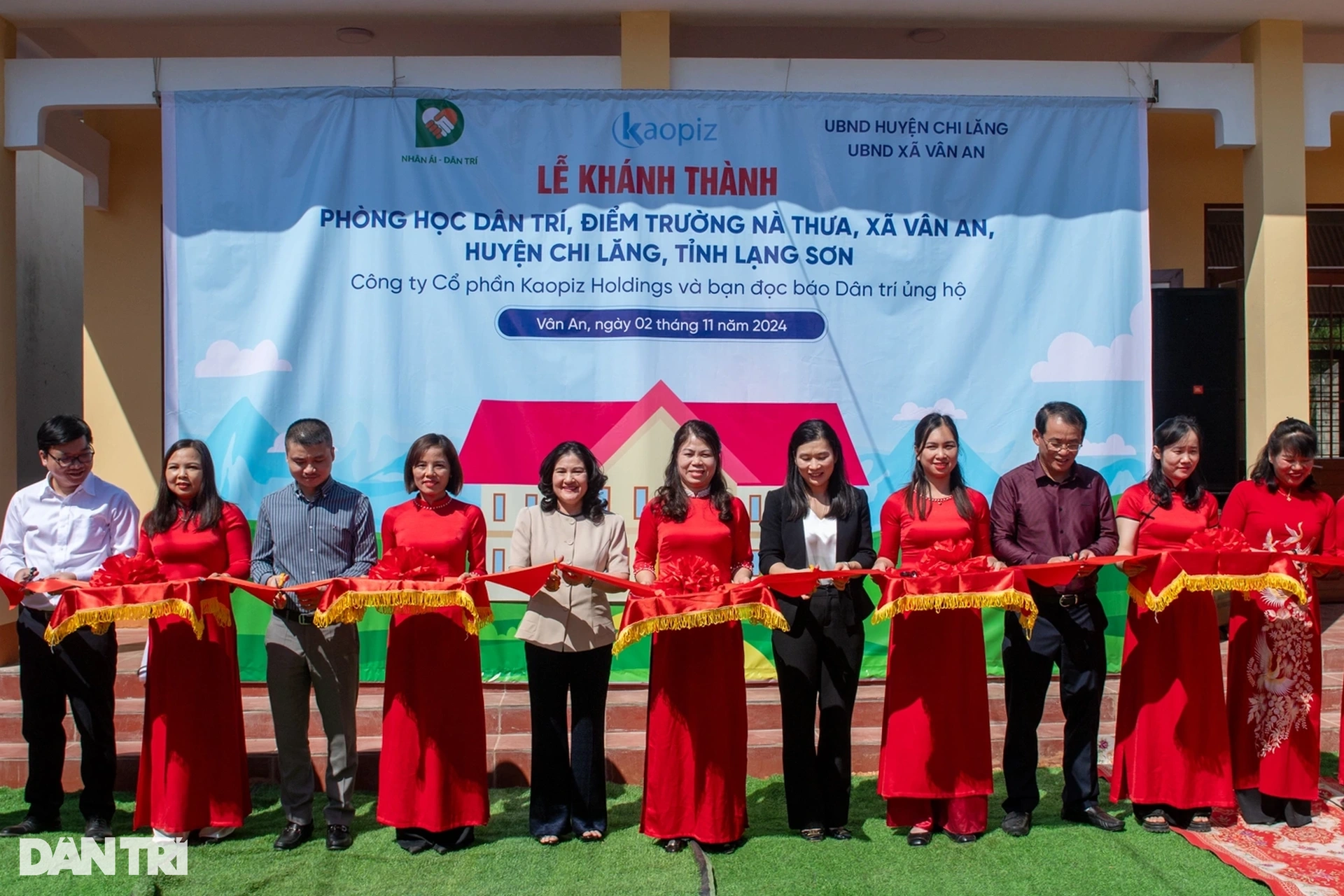 Thứ trưởng Nguyễn Thị Hà khánh thành điểm trường Nà Thưa - 1 Thứ trưởng Nguyễn Thị Hà khánh thành điểm trường Nà Thưa - 1