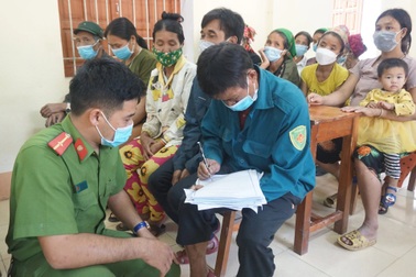 "Canh bầu" để chặn nạn bán bào thai ở xã vùng cao