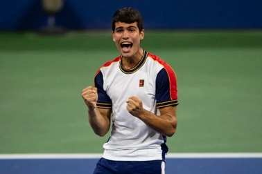 "Đàn em" của Nadal tiếp tục gây chấn động ở US Open