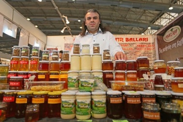 Choáng với giá “cắt cổ” của loại mật ong xa xỉ nhất thế giới