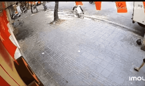 Vụ ô tô tông liên hoàn 10 xe máy ở Hà Nội: Tài xế không có cồn, ma túy - 1