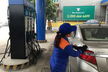 Người Hà Nội bình thản trước việc dừng bán xăng A92