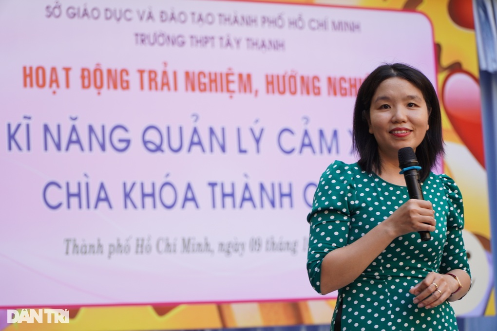 DSC01889.jpeg quan-ly-cam-xuc-huyen-nguyen.jpeg