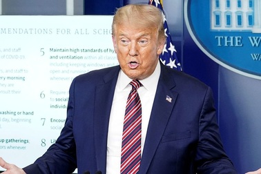 Mỹ trải qua ngày chết chóc nhất, ông Trump phản đối đeo khẩu trang bắt buộc