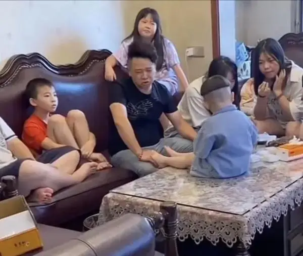 Ông cậu kể khổ việc chăm 16 cháu, 2 tháng hè tiêu sạch gần 220 triệu đồng - 1 Ông cậu kể khổ việc chăm 16 cháu, 2 tháng hè tiêu sạch gần 220 triệu đồng - 1