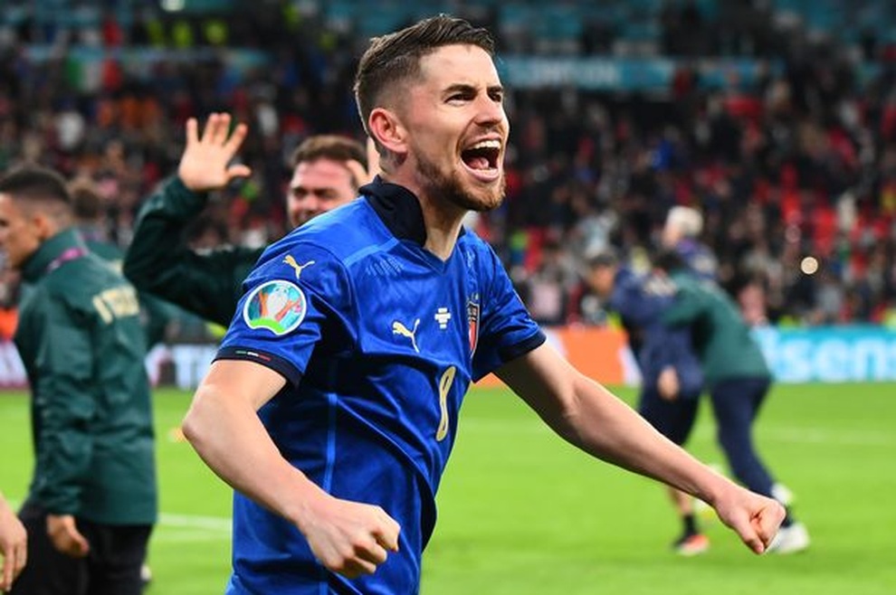 Báo Tây Ban Nha: Messi cạnh tranh Quả bóng vàng với Chiellini và Jorginho - 2 Báo Tây Ban Nha: Messi cạnh tranh Quả bóng vàng với Chiellini và Jorginho - 2