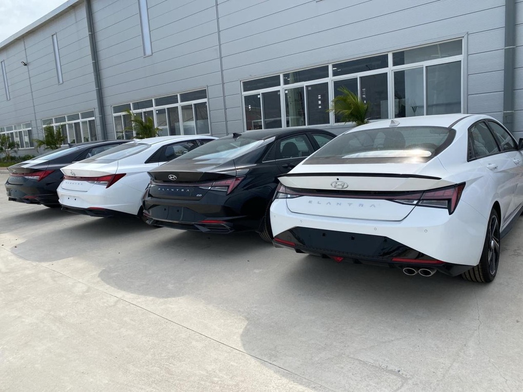 Elantra 2023 lộ diện tại Việt Nam, cơ hội nào trước Kia K3 và Mazda3? - 4 Elantra 2023 lộ diện tại Việt Nam, cơ hội nào trước Kia K3 và Mazda3? - 4