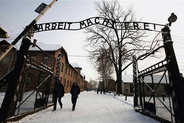 Cụ bà 91 tuổi bị buộc tội trong vụ thảm sát 260.000 người tại trại Auschwitz