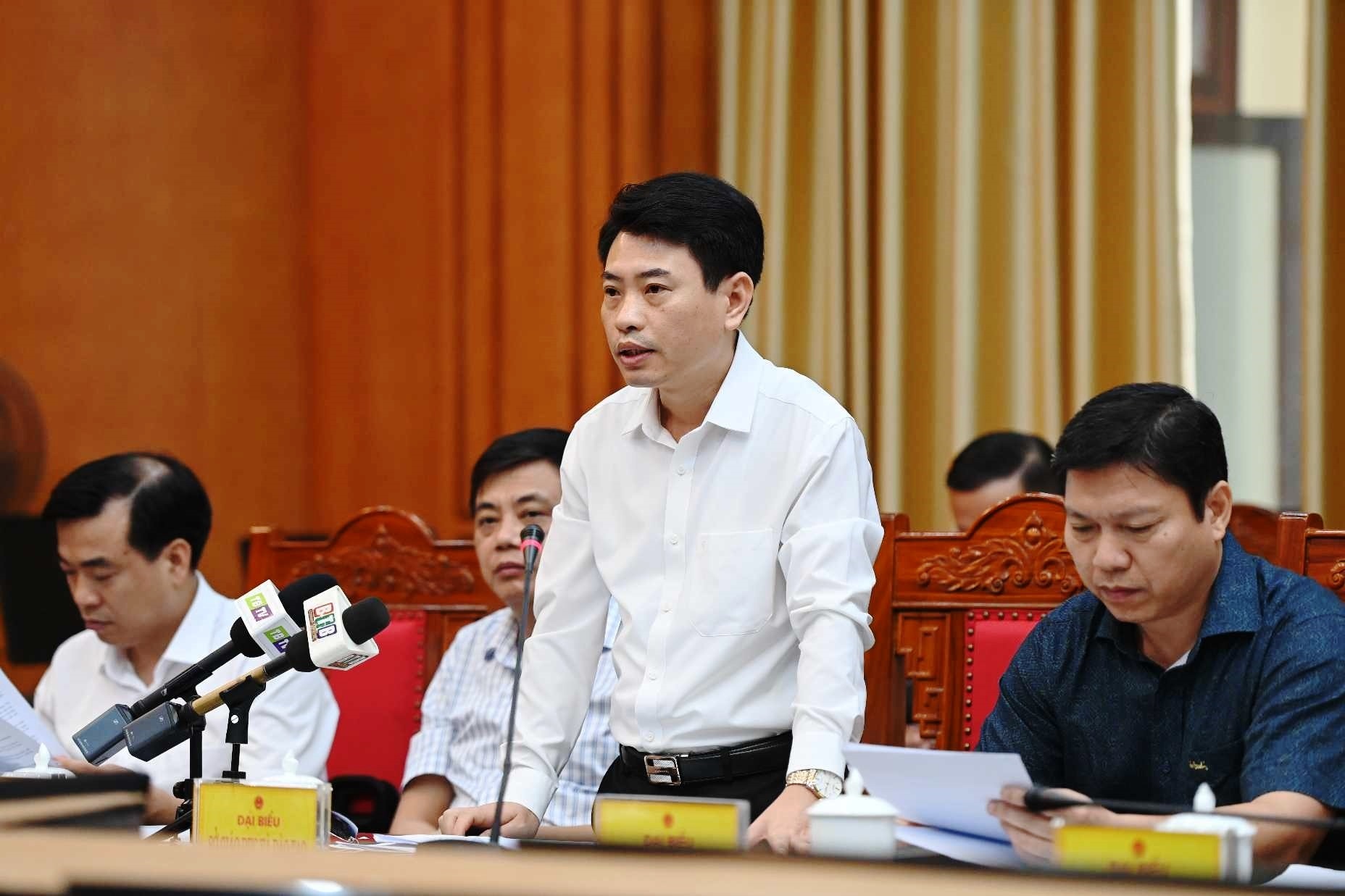 Diretor do Departamento de Educação e Formação de Thai Binh suspenso do trabalho por mais 15 dias - 2 Giám đốc Sở GDĐT Thái Bình bị đình chỉ công tác thêm 15 ngày - 2