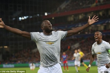 Lukaku vượt qua huyền thoại Bobby Charlton, lập kỷ lục mới tại MU