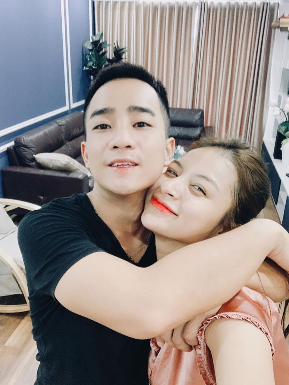 “Phó Thiên Lôi” Duy Nam lại tậu căn hộ mới sau khi xây nhà vườn cho bố mẹ - 2 “Phó Thiên Lôi” Duy Nam lại tậu căn hộ mới sau khi xây nhà vườn cho bố mẹ - 2