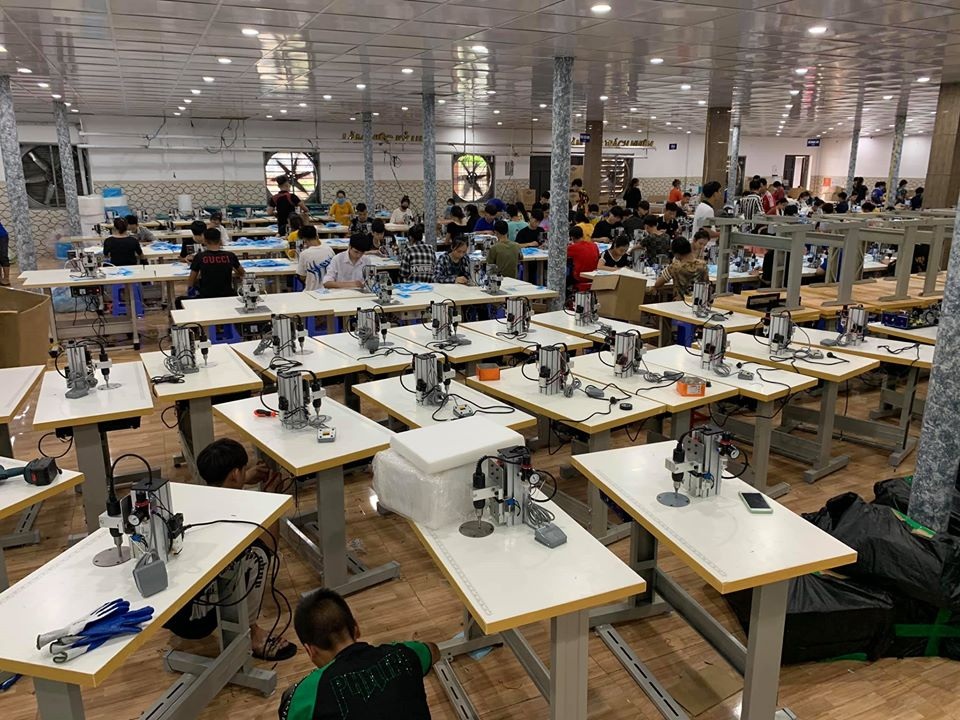 Tồn kho hàng nghìn thùng, cho nghỉ 70% số công nhân vì ế khẩu trang - 2 Tồn kho hàng nghìn thùng, cho nghỉ 70% số công nhân vì ế khẩu trang - 2