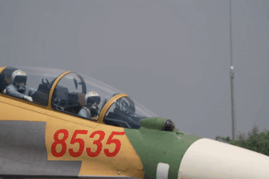 Chiêm ngưỡng SU-30MK2, Yak-130, trực thăng hợp luyện tại sân bay Biên Hòa