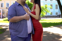 "Bạn trai tăng cân khiến tôi mất hứng yêu đương"