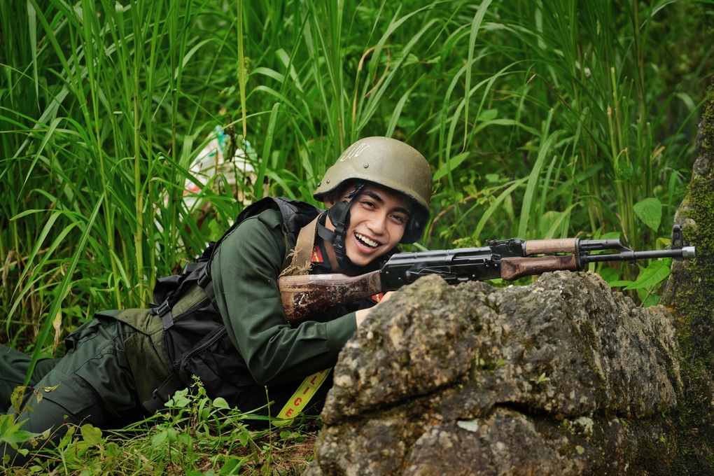 MONO được khen vì hành động dũng cảm, cứu nguy Song Luân trong show thực tế - 3 MONO được khen vì hành động dũng cảm, cứu nguy Song Luân trong show thực tế - 3