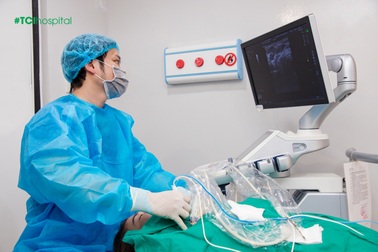 30 phút loại bỏ 14 khối u mọc như "chùm nho" ở ngực người phụ nữ