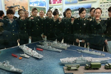 Gần 100% người Nhật, Hàn lo ngại Trung Quốc tăng cường quân sự