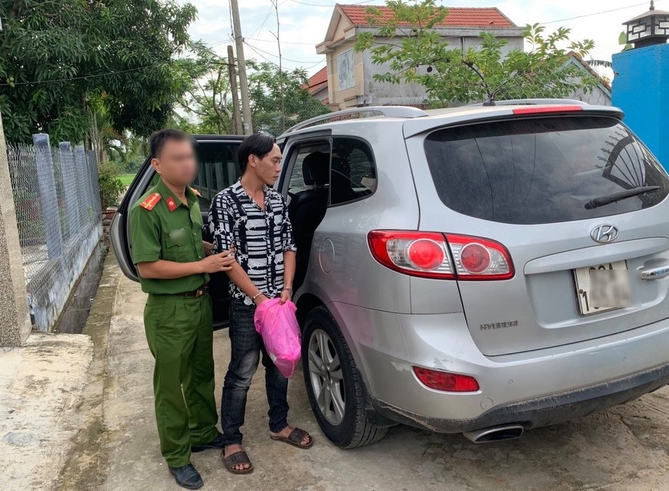 Trao trả 100 triệu đồng cho Goá phụ Rào Trăng 3 bị kẻ xấu chiếm đoạt - 3 Trao trả 100 triệu đồng cho Goá phụ Rào Trăng 3 bị kẻ xấu chiếm đoạt - 3