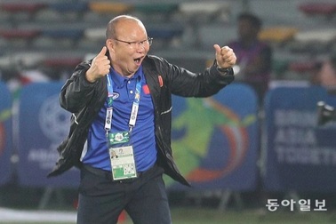 Báo Hàn Quốc tiết lộ HLV Park Hang Seo được đãi ngộ "khủng"