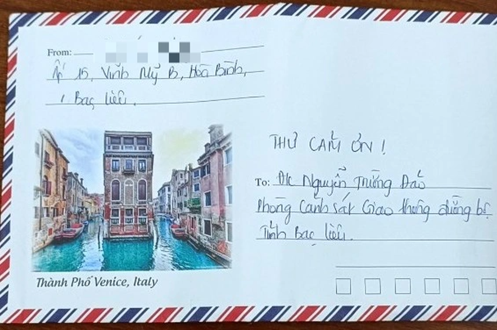 Cán bộ CSGT trả lại 90 triệu đồng người dân đánh rơi - 2 Cán bộ CSGT trả lại 90 triệu đồng người dân đánh rơi - 2