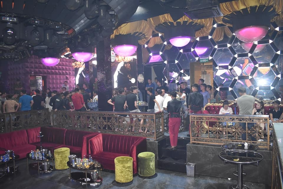Ập vào quán bar, phát hiện 43 người dương tính với ma túy - 1 Ập vào quán bar, phát hiện 43 người dương tính với ma túy - 1