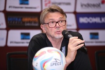 HLV Troussier: "Trận thua Indonesia cho chúng tôi những điều lạc quan"