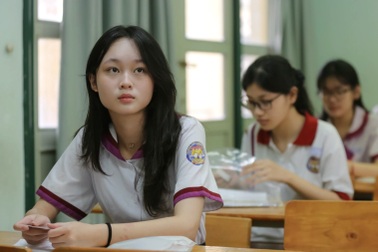 Phải chi bao nhiêu tiền để có thể theo học ngành truyền thông?