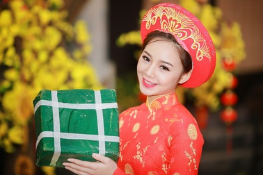 “Loa phường” Quỳnh Kool đáng yêu trong tà áo dài đón Xuân