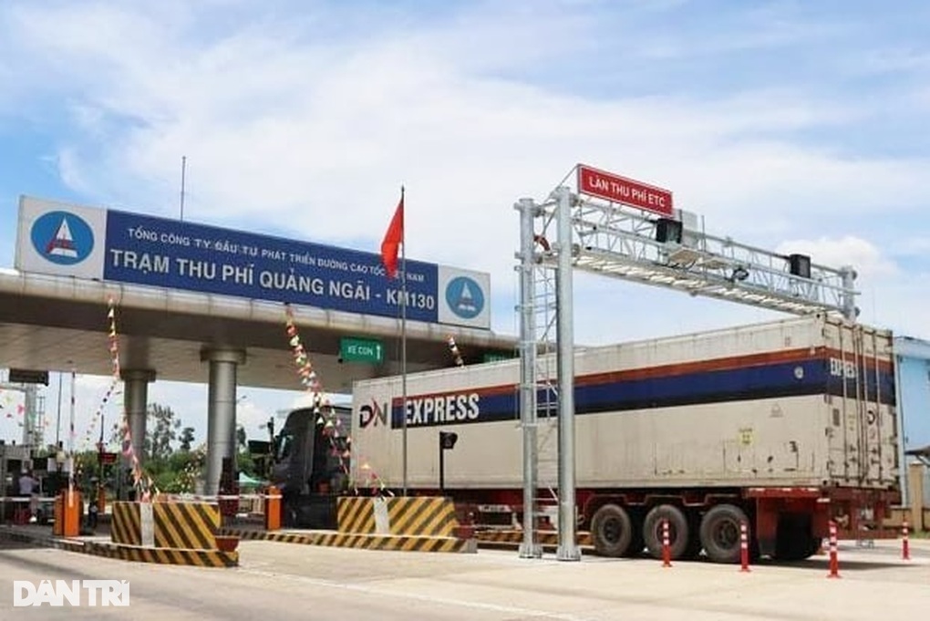 Đoàn chở hàng cứu trợ phản ứng vì không được miễn phí cao tốc - 2 Đoàn chở hàng cứu trợ phản ứng vì không được miễn phí cao tốc - 2