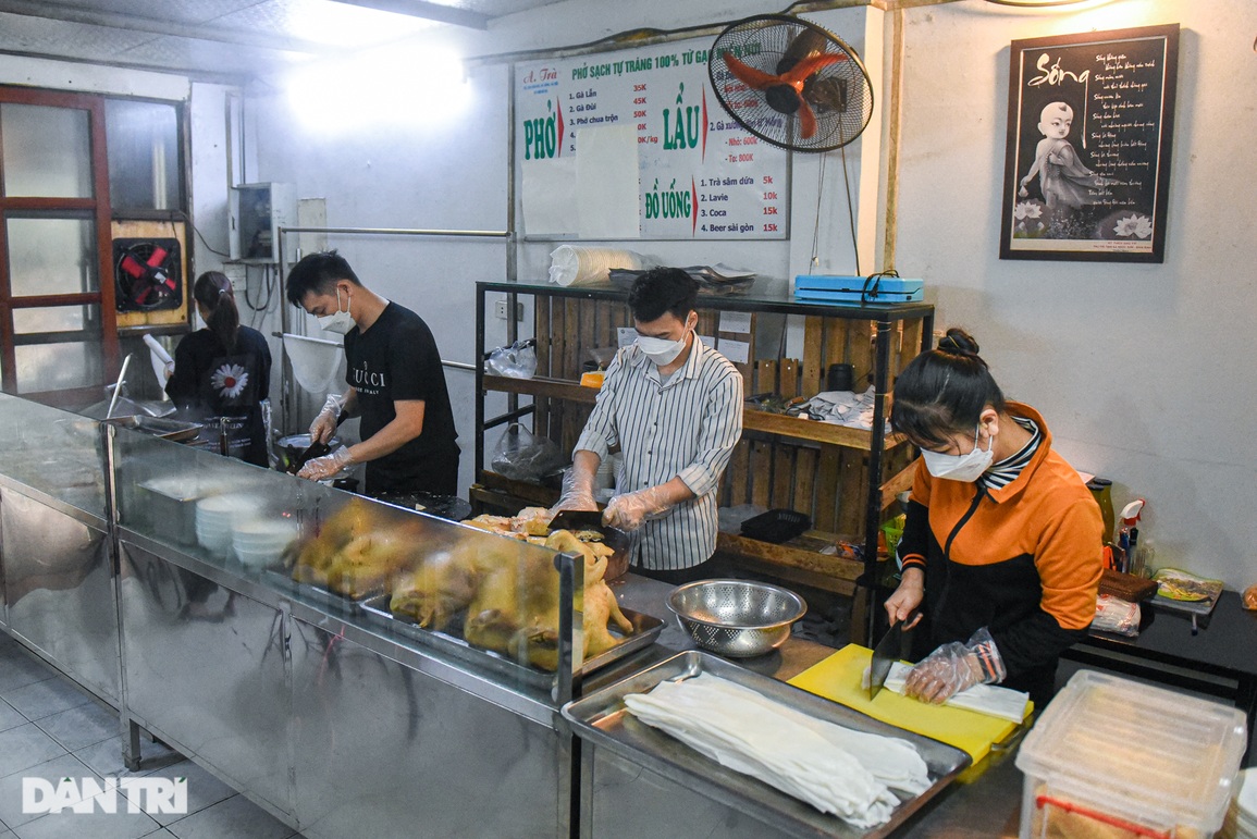 Quán phở tự tráng của người Mông giữa lòng Hà Nội, ngày bán hết vèo 500 bát - 1 Quán phở tự tráng của người Mông giữa lòng Hà Nội, ngày bán hết vèo 500 bát - 1