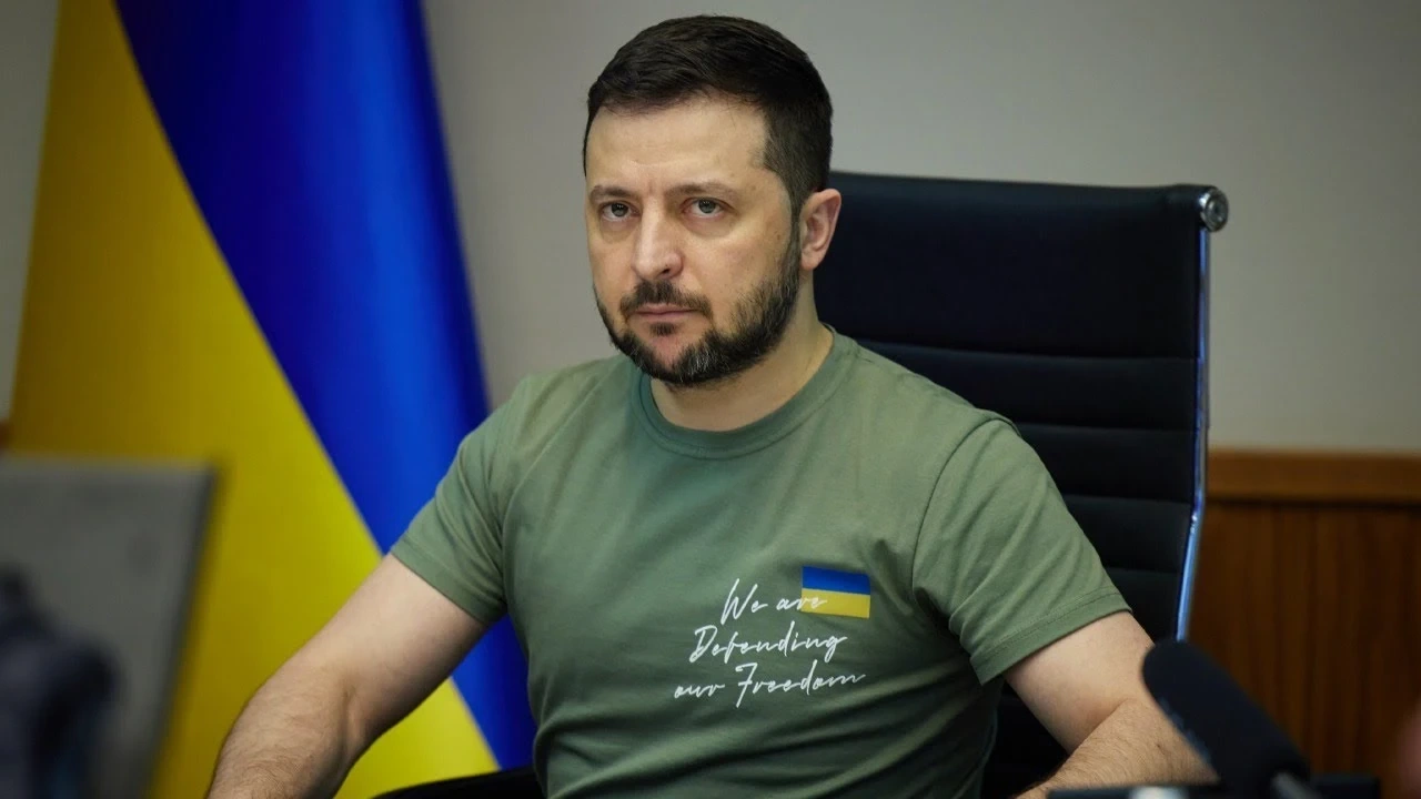 آقای زلنسکی روسیه را به تلاش برای کودتا در اوکراین متهم کرد - 1 Ông Zelensky cáo buộc Nga muốn châm ngòi đảo chính ở Ukraine - 1