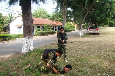 Cảnh sát biển phá án trên cạn