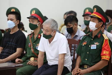 VKS quân sự: 2 cựu thiếu tướng cảnh sát biển bị đồng tiền cám dỗ