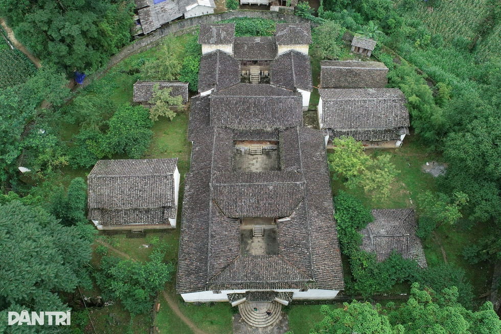 Chuyện “Vua Mèo” kết nghĩa anh em với Bác Hồ, hiến tặng cách mạng 9kg vàng - 1 Chuyện “Vua Mèo” kết nghĩa anh em với Bác Hồ, hiến tặng cách mạng 9kg vàng - 1