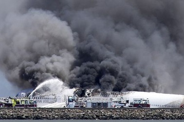 Hiện trường vụ tai nạn máy bay ở San Francisco