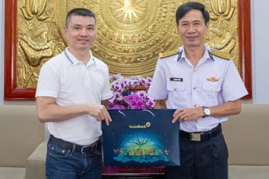 Báo Dân trí thăm hỏi, động viên chiến sĩ Vùng 3 Hải quân