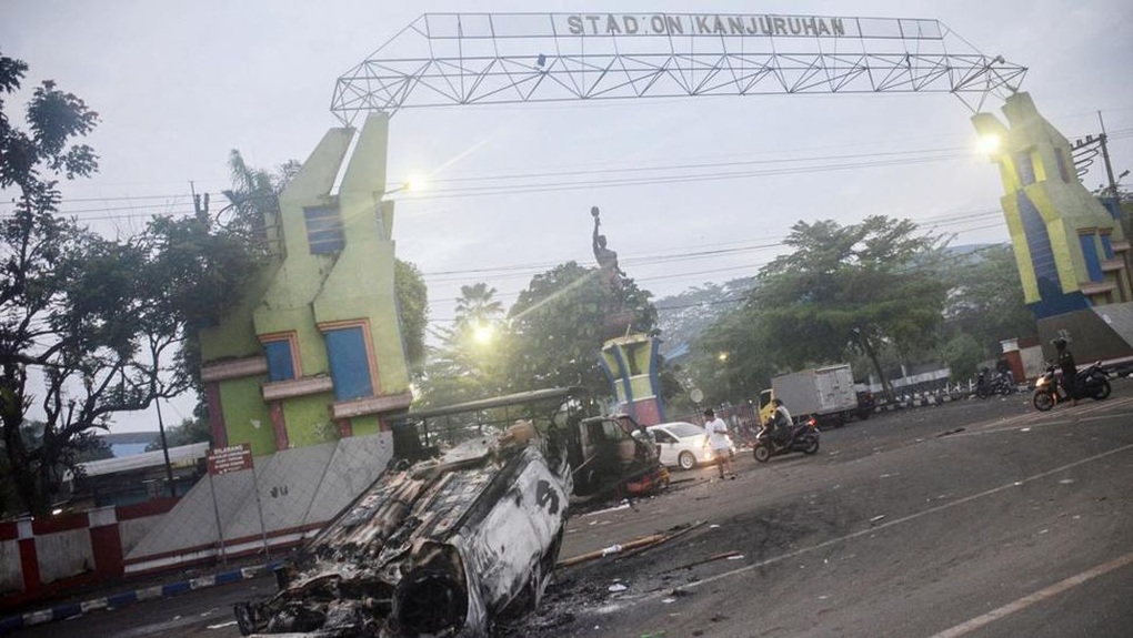 Số nạn nhân thiệt mạng sau thảm kịch tại Indonesia tăng lên 131 người - 2 Số nạn nhân thiệt mạng sau thảm kịch tại Indonesia tăng lên 131 người - 2