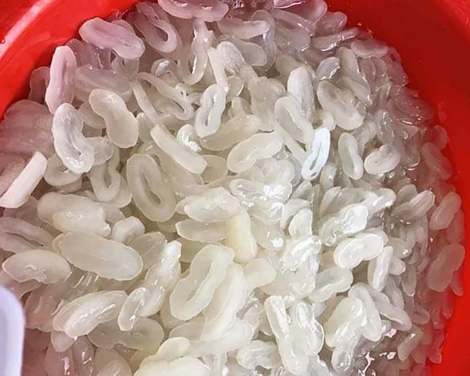 Loại hạt trong veo giải nhiệt, ngày bán 1 tạ thu chục triệu đồng - 1 Loại hạt trong veo giải nhiệt, ngày bán 1 tạ thu chục triệu đồng - 1