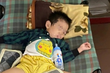 Vụ bé trai nghi bị lừa “đến khách sạn gặp cha”: Người mẹ nói do bế tắc