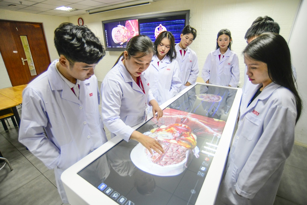 HIU dành tặng tân sinh viên 100% học phí học kỳ I với 28 ngành học - 1 HIU dành tặng tân sinh viên 100% học phí học kỳ I với 28 ngành học - 1