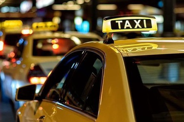 Bộ GTVT: Mọi loại xe taxi đều phải có hộp đèn trên nóc