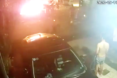 Truy bắt nhóm côn đồ ném “bom xăng” khiến 2 bé bỏng nặng