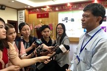 TPHCM: Trường học phải mua đủ 32 đầu SGK Bộ GD-ĐT công bố