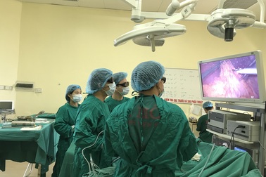 Tức bụng, đi ngoài ra máu cứ ngỡ trĩ hoá ung thư